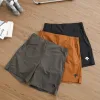 Hochwertige Descente Shorts im schwarzen Logo-Stil