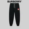 Hochwertige Burberry Jogginghose in Schwarz im minimalistischen Stil