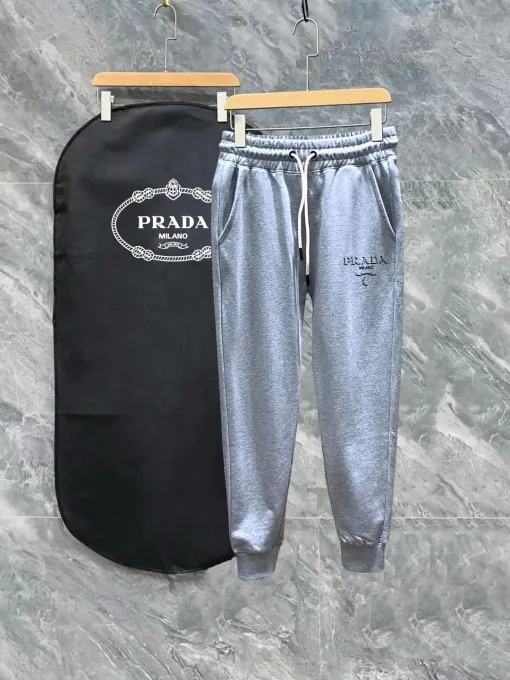 Premium Prada Jogginghose Schwarz Minimalistische Kollektion