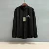 Luxuriöse Balenciaga-Hemden im Printstil
